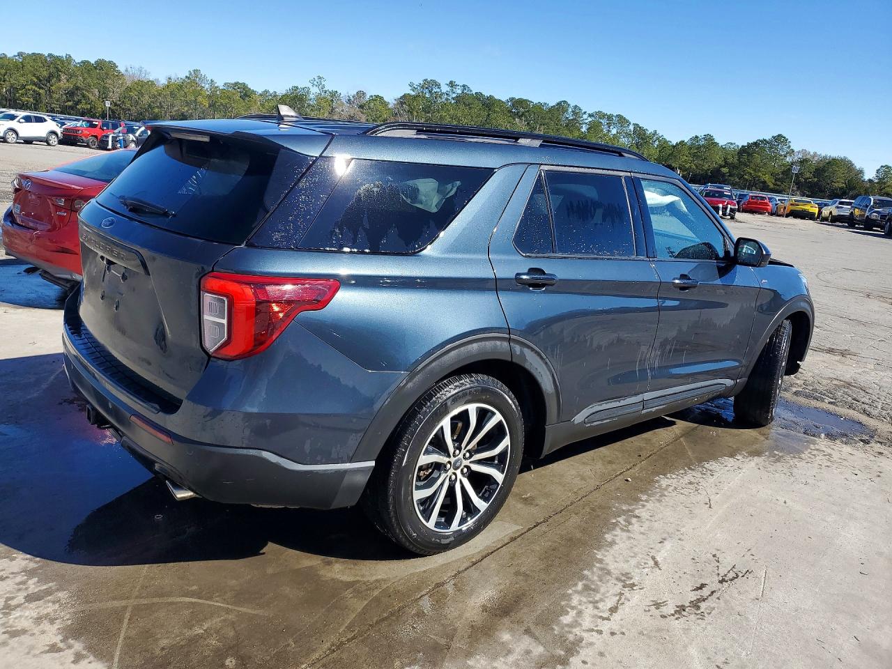 2024 FORD EXPLORER ST-LINE photo 3