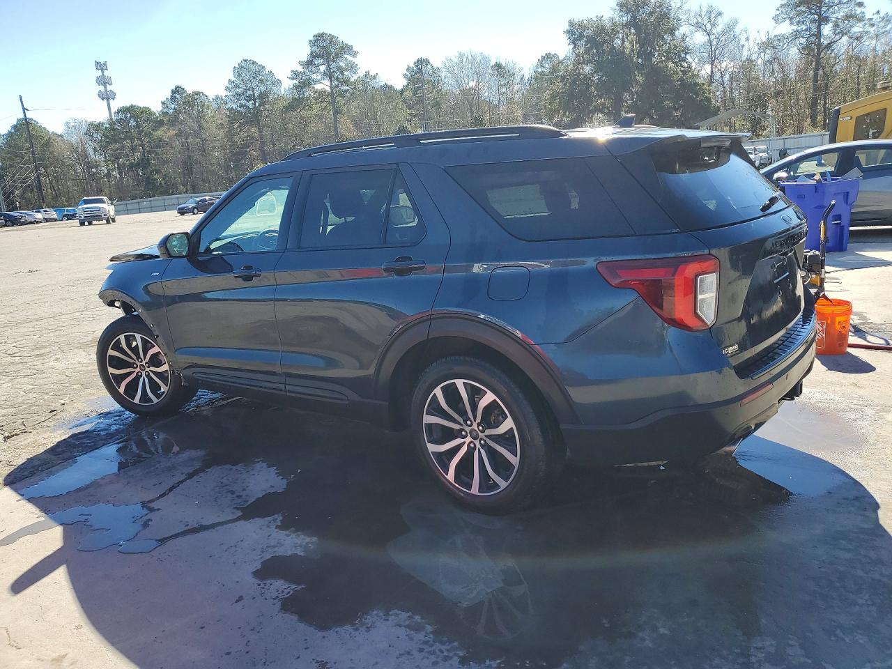 2024 FORD EXPLORER ST-LINE photo 2