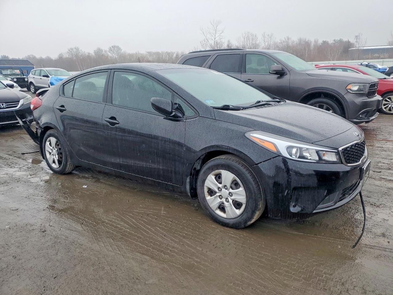 2017 KIA FORTE LX photo 4