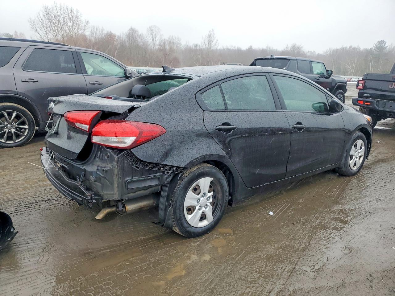 2017 KIA FORTE LX photo 3