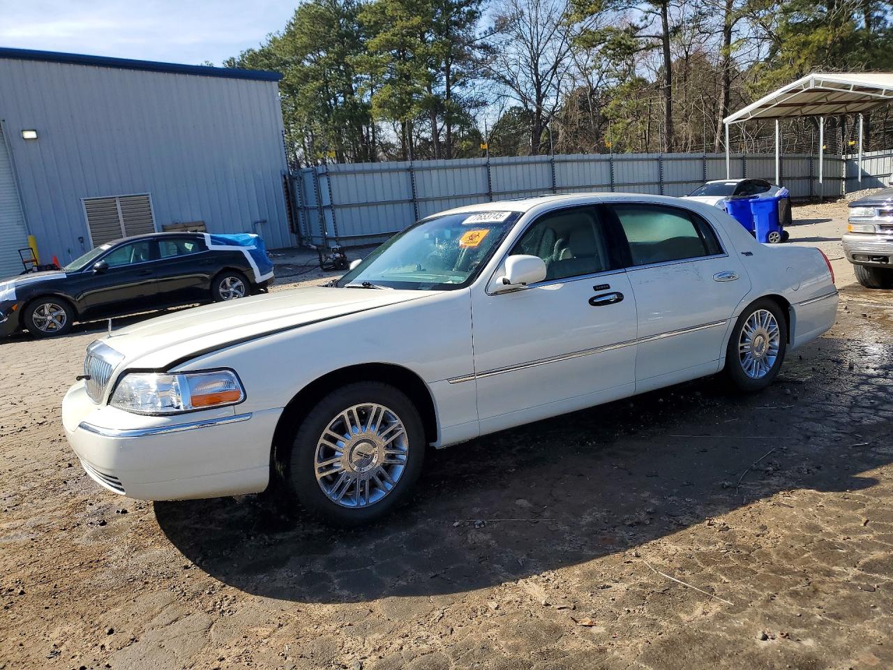2006 LINCOLN TOWN CAR