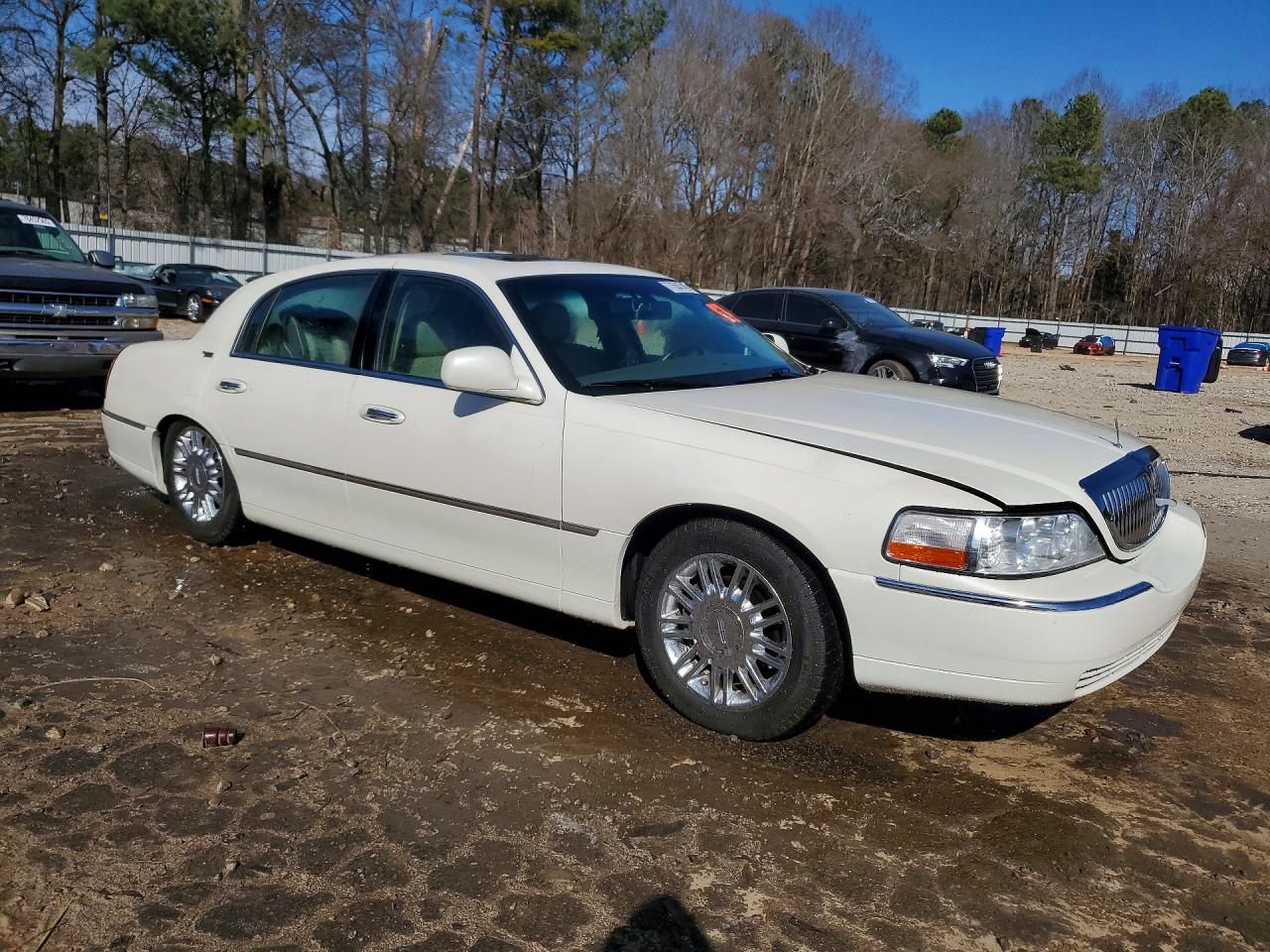 2006 LINCOLN TOWN CAR SIGNATURE LIMITED photo 4