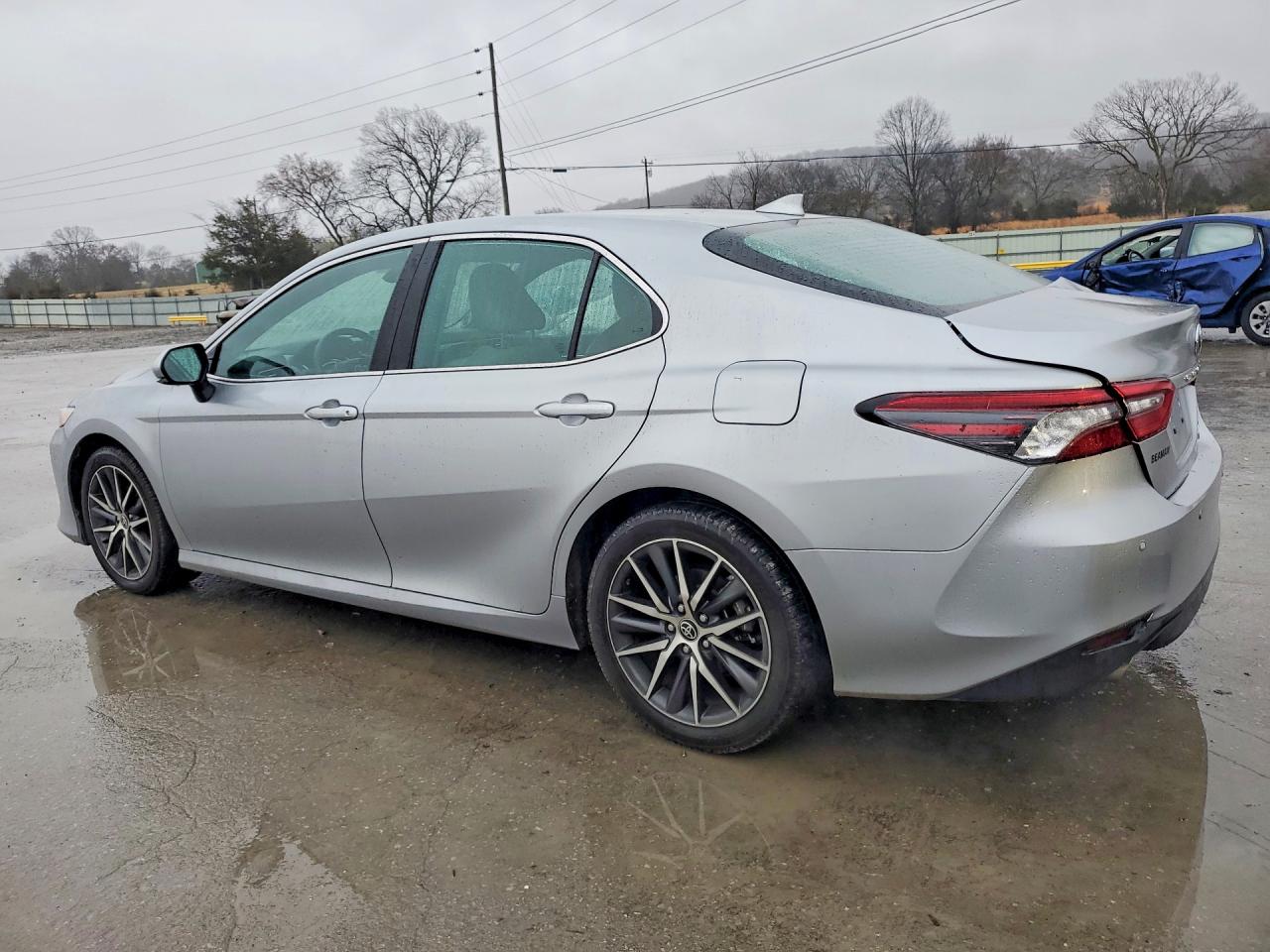 2022 TOYOTA CAMRY XLE photo 3