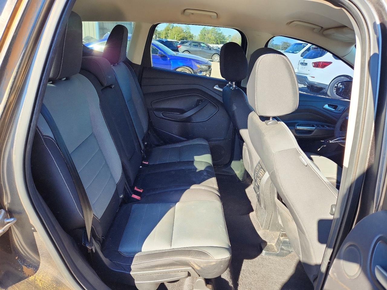 2016 FORD ESCAPE SE photo 19