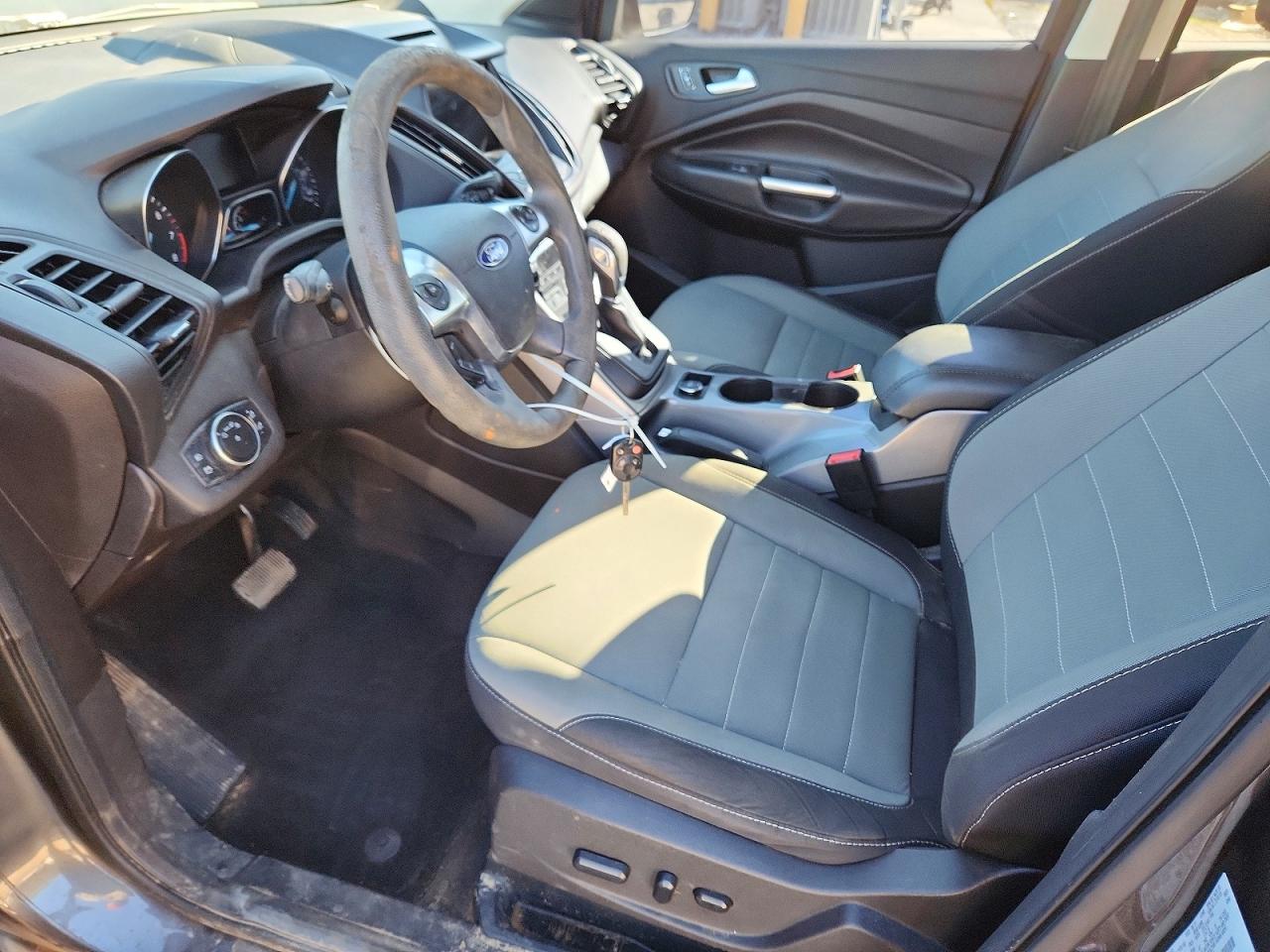 2016 FORD ESCAPE SE photo 13