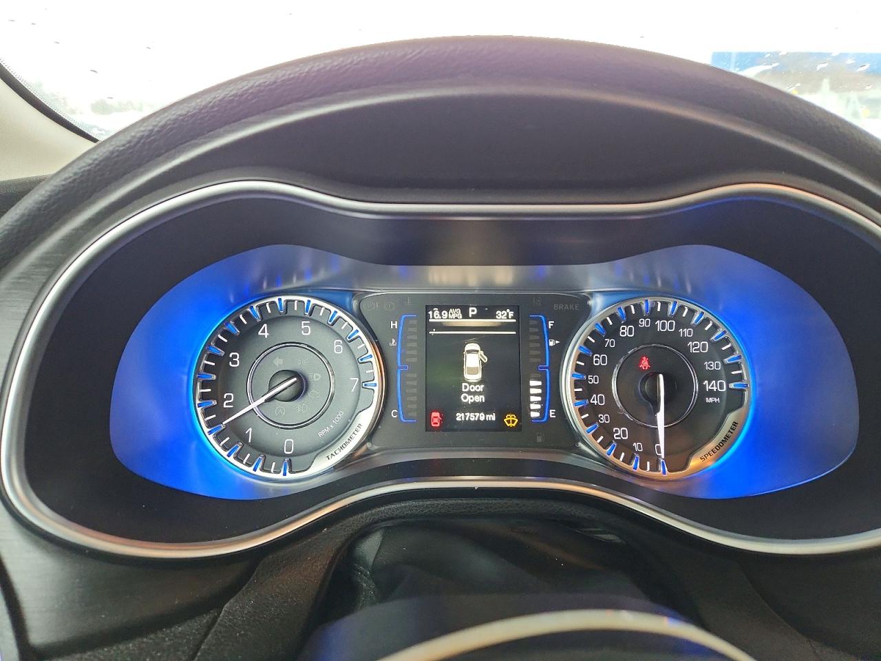 2015 CHRYSLER 200 LIMITED photo 9
