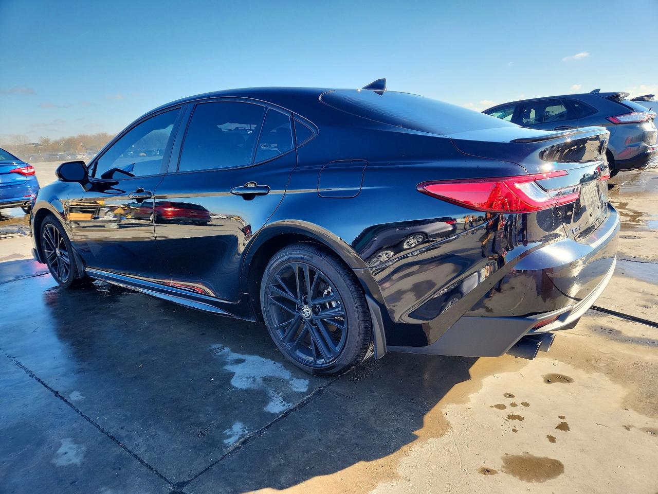2025 TOYOTA CAMRY SE photo 3
