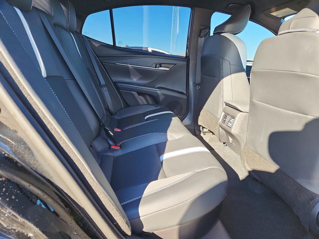 2025 TOYOTA CAMRY SE photo 19