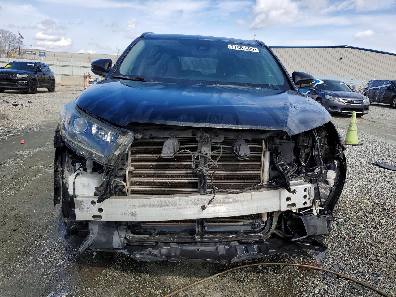 2019 TOYOTA HIGHLANDER SE photo 9