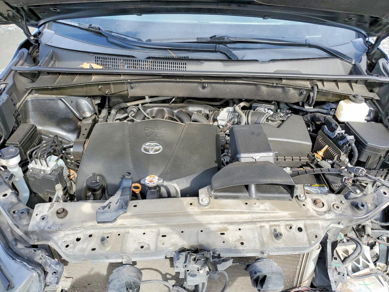 2019 TOYOTA HIGHLANDER SE photo 21