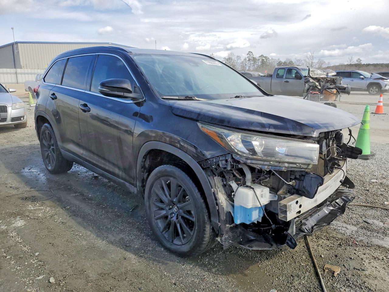 2019 TOYOTA HIGHLANDER SE photo 7