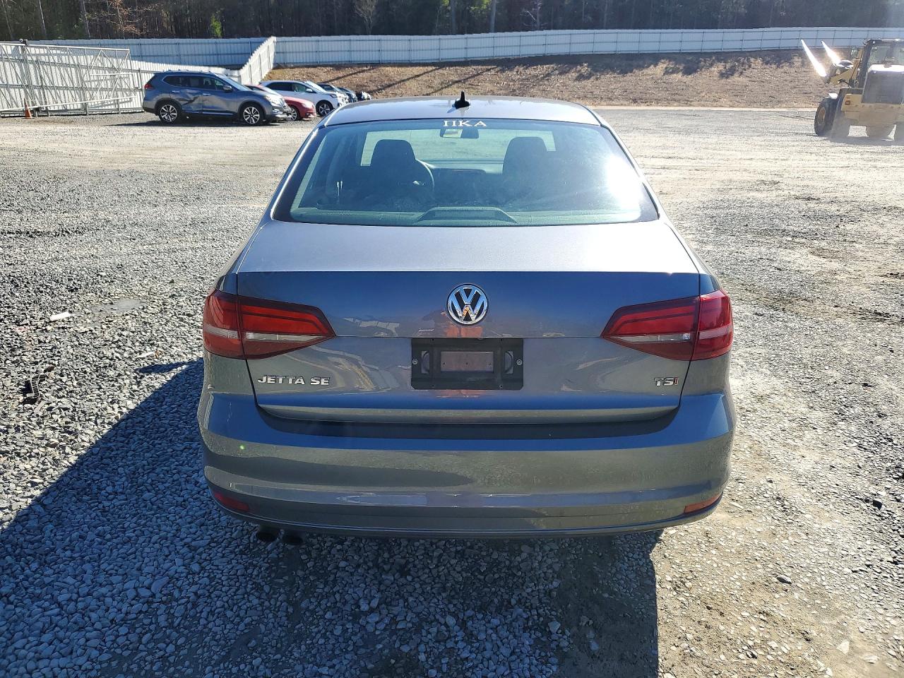2016 VOLKSWAGEN JETTA SE photo 16