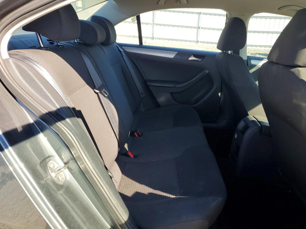 2016 VOLKSWAGEN JETTA SE photo 28