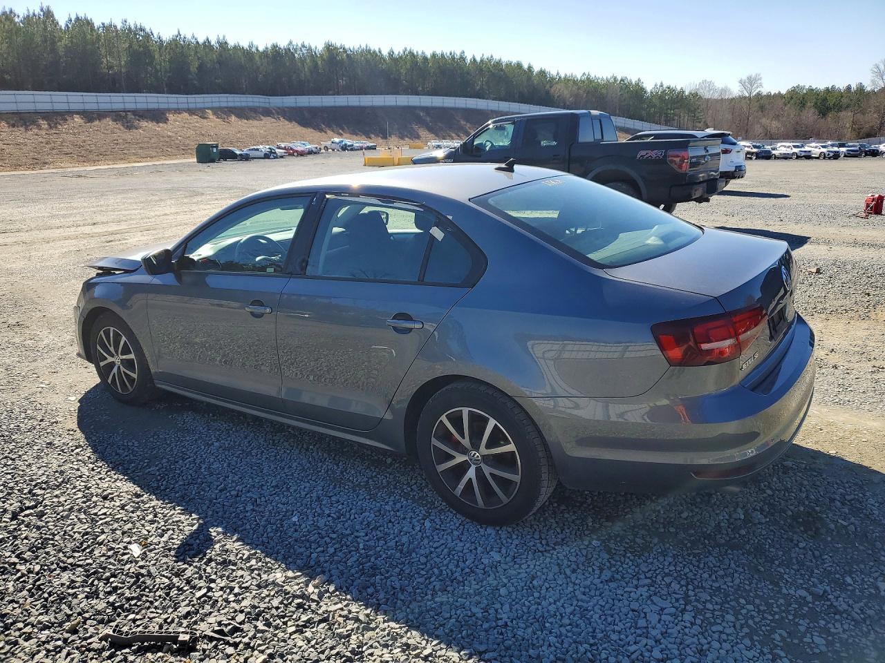 2016 VOLKSWAGEN JETTA SE photo 4
