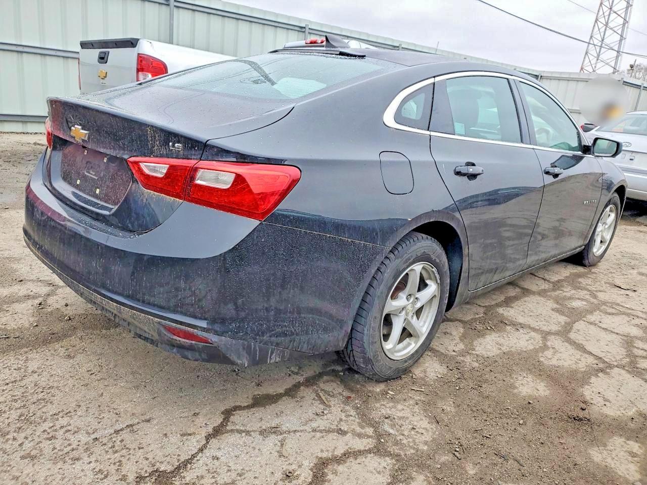 2016 CHEVROLET MALIBU LS photo 3