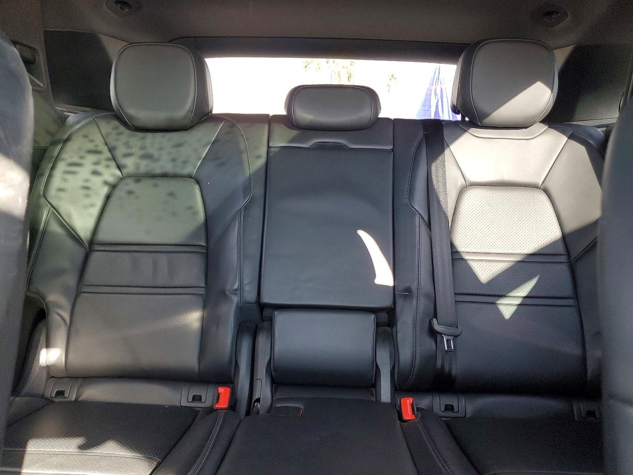 2021 PORSCHE CAYENNE photo 28