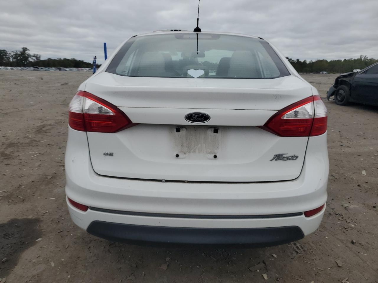 2015 FORD FIESTA SE photo 16