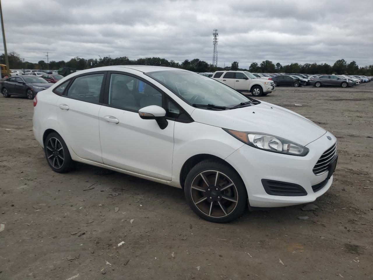 2015 FORD FIESTA SE photo 10