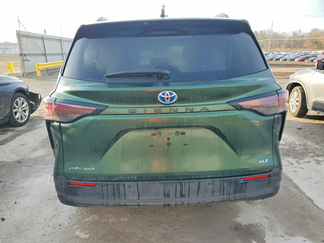 2025 TOYOTA SIENNA photo 6