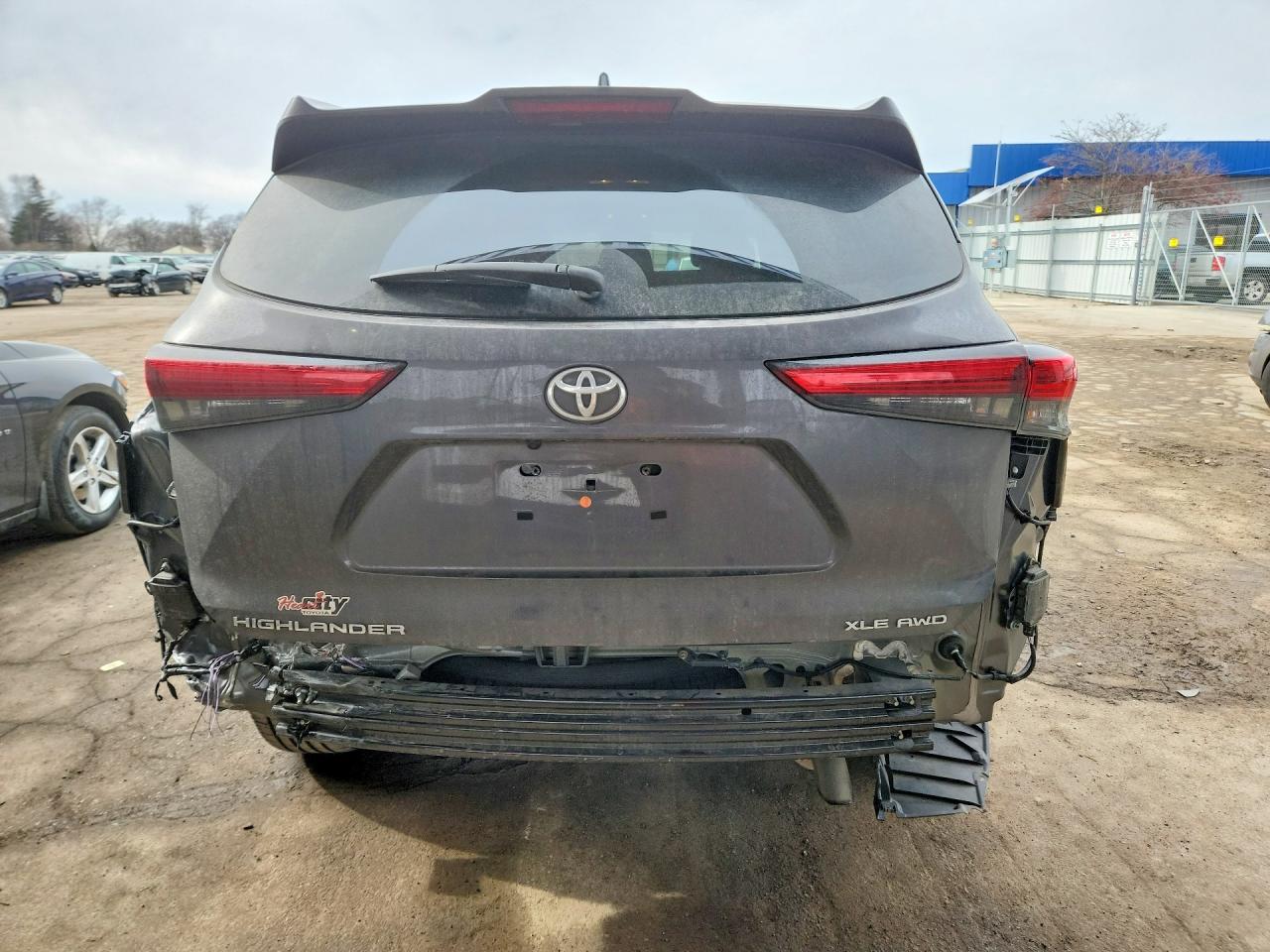 2021 TOYOTA HIGHLANDER XLE photo 16