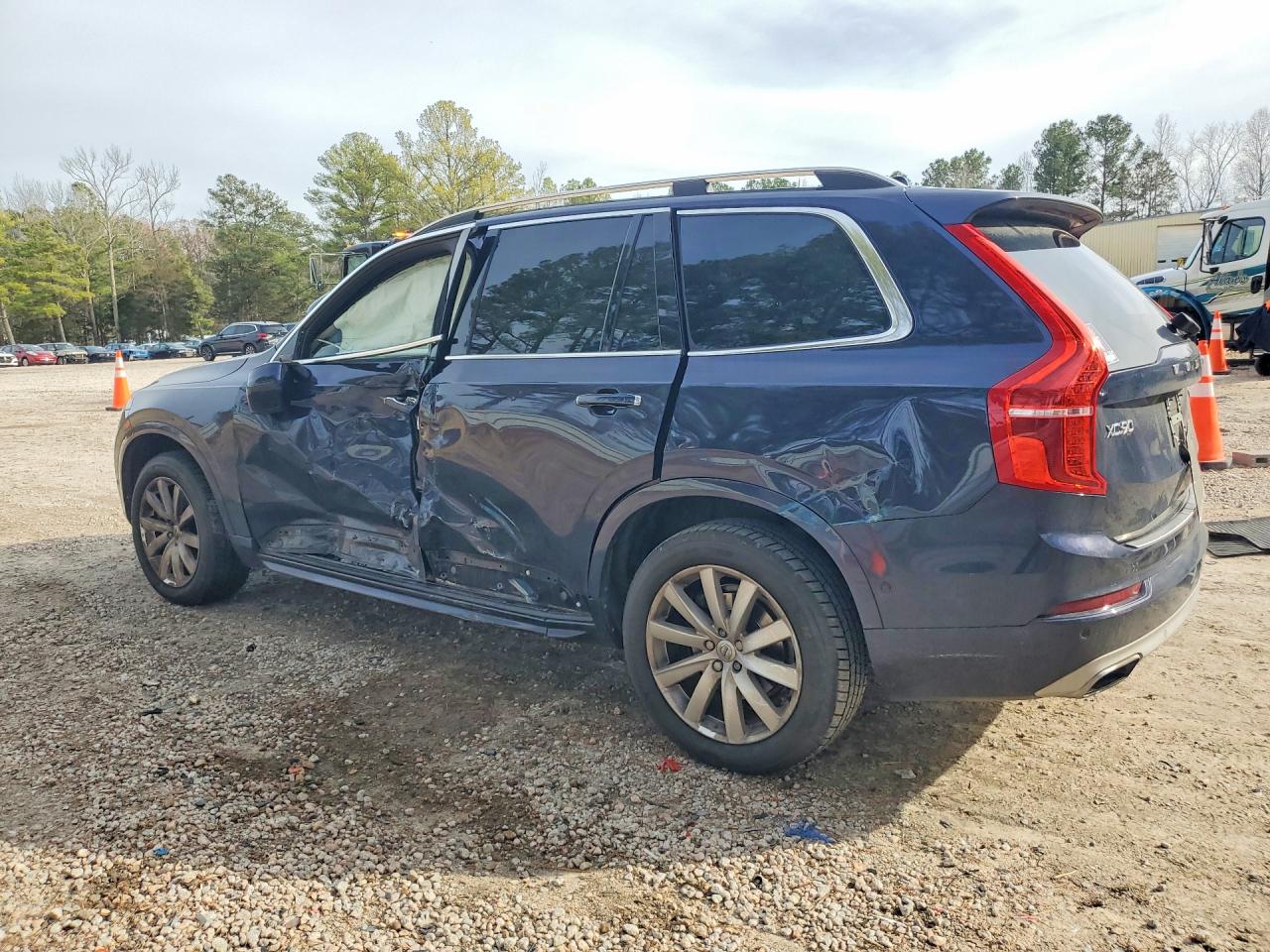 2017 VOLVO XC90 T6 photo 3