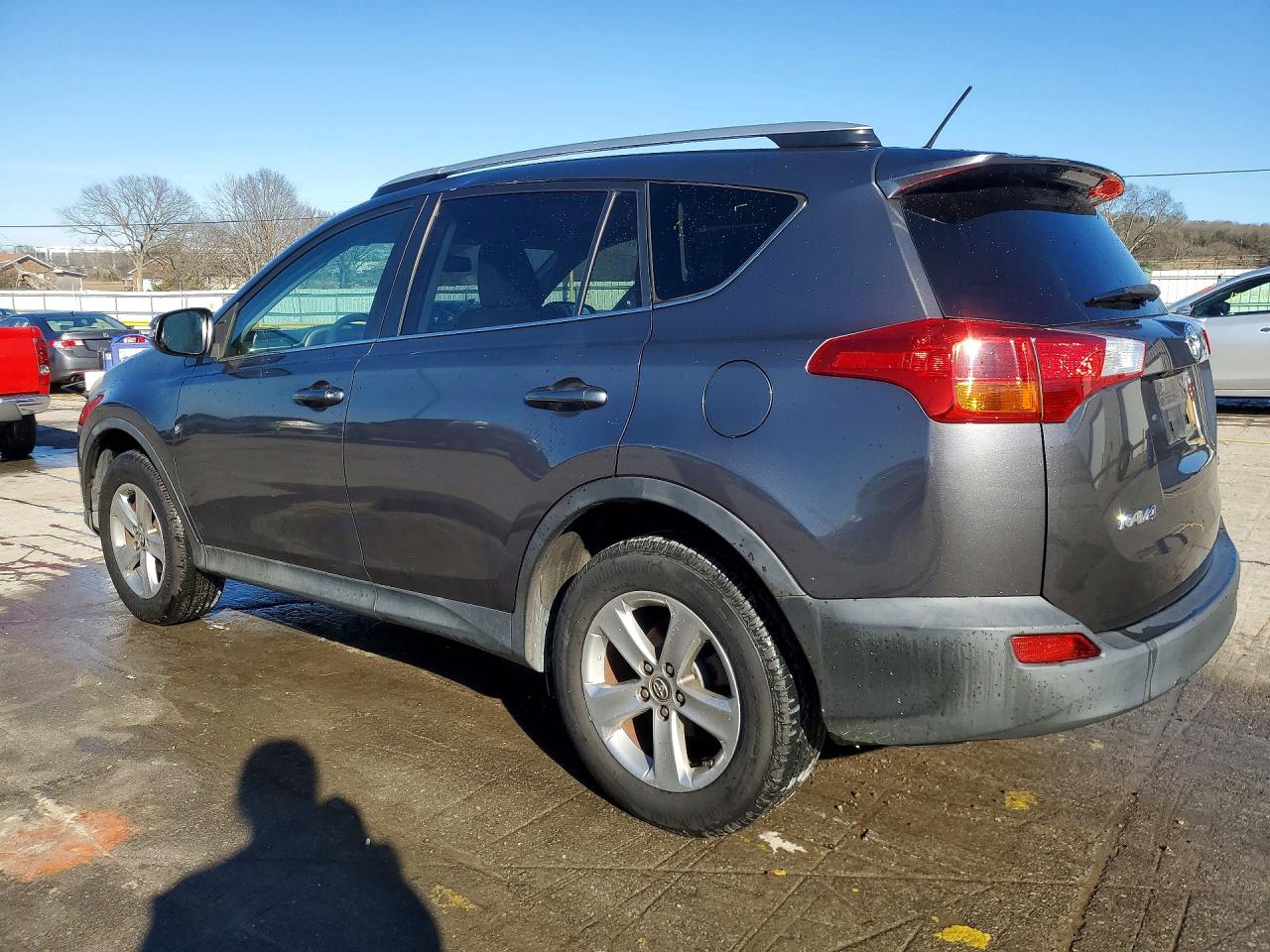 2015 TOYOTA RAV4 XLE photo 3