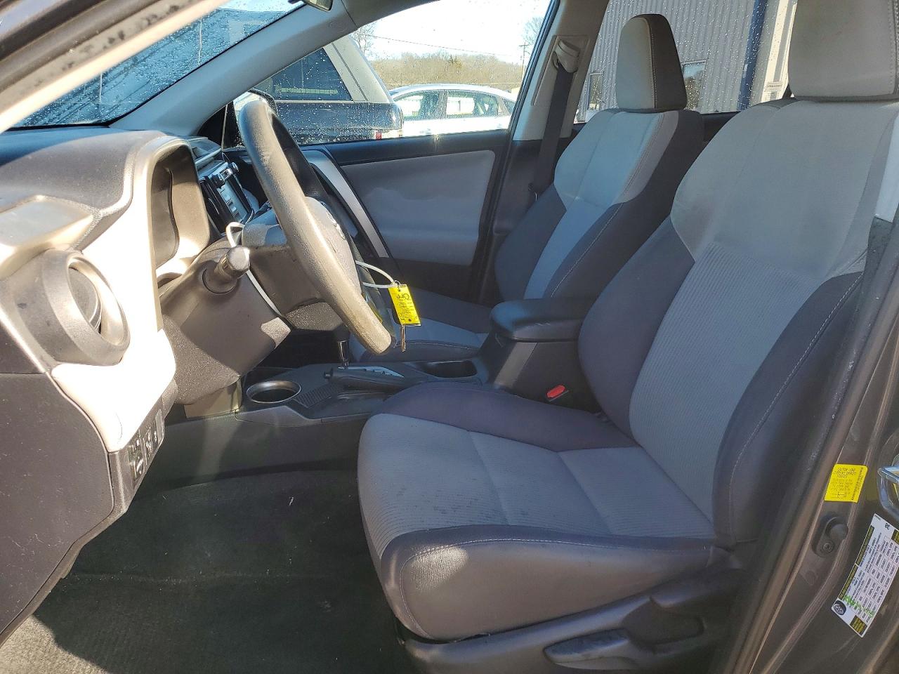 2015 TOYOTA RAV4 XLE photo 13