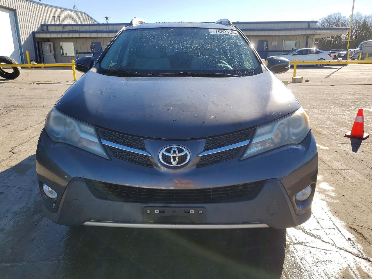 2015 TOYOTA RAV4 XLE photo 9