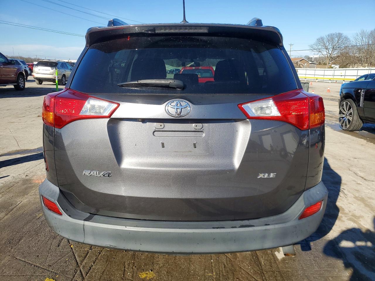 2015 TOYOTA RAV4 XLE photo 11