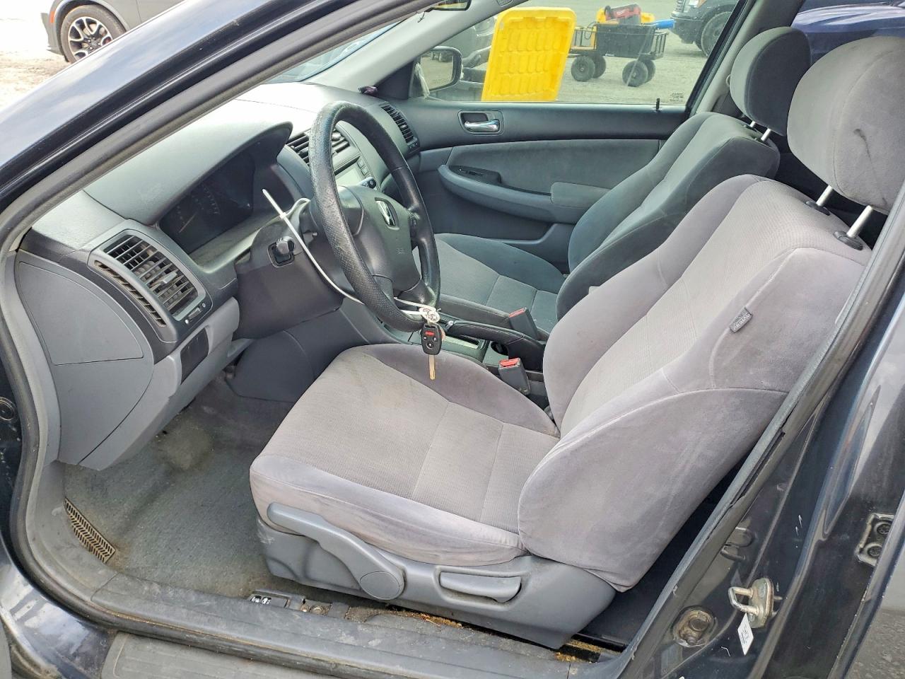 2005 HONDA ACCORD LX photo 13