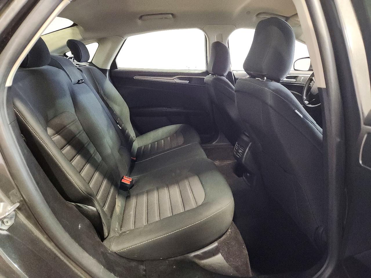 2020 FORD FUSION SE photo 28