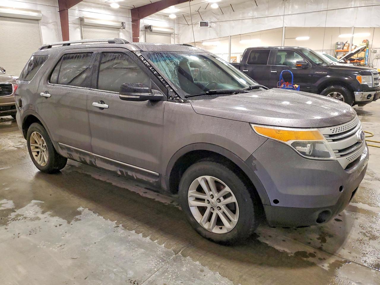 2011 FORD EXPLORER XLT photo 7