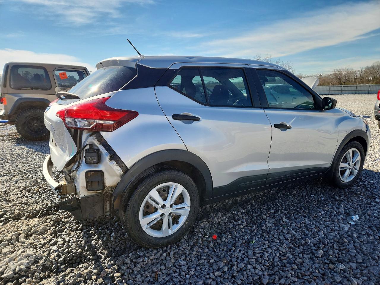 2020 NISSAN KICKS S photo 5
