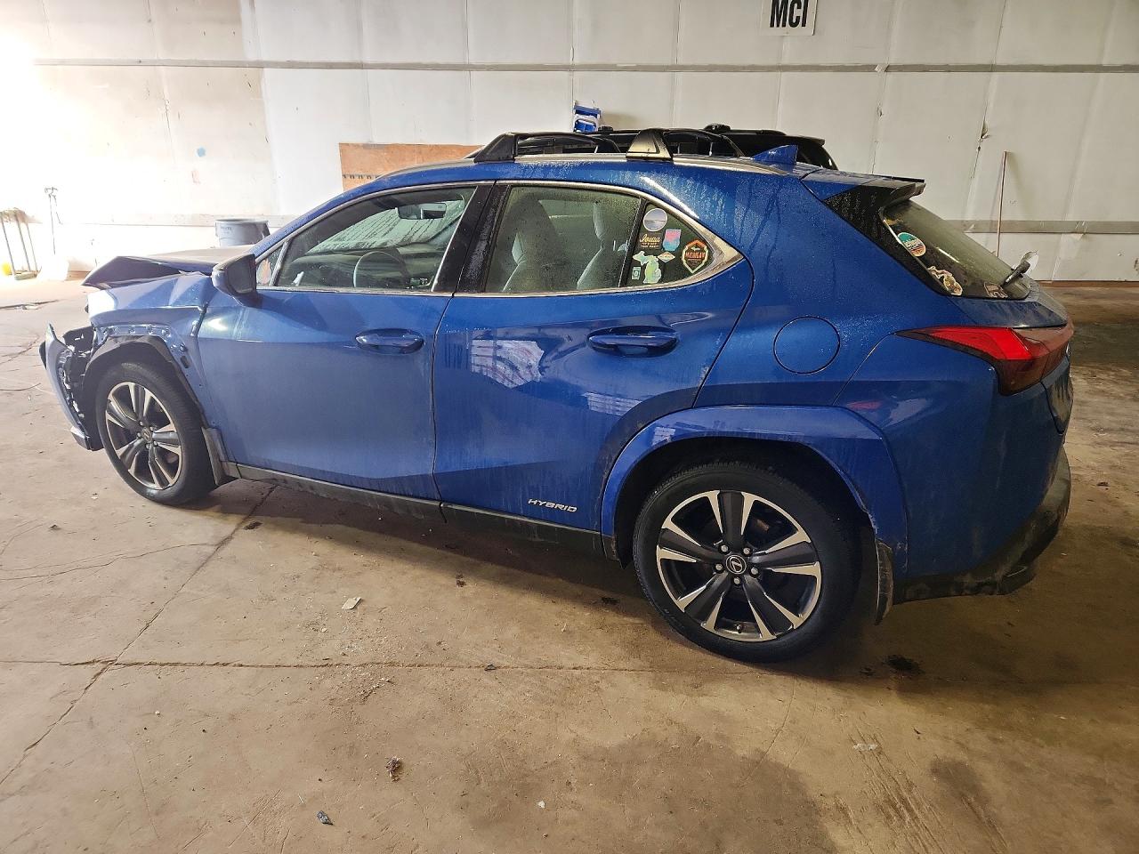 2022 LEXUS UX 250H BASE photo 2