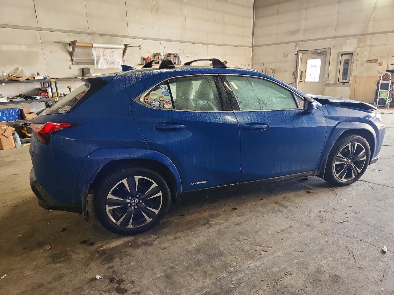 2022 LEXUS UX 250H BASE photo 3