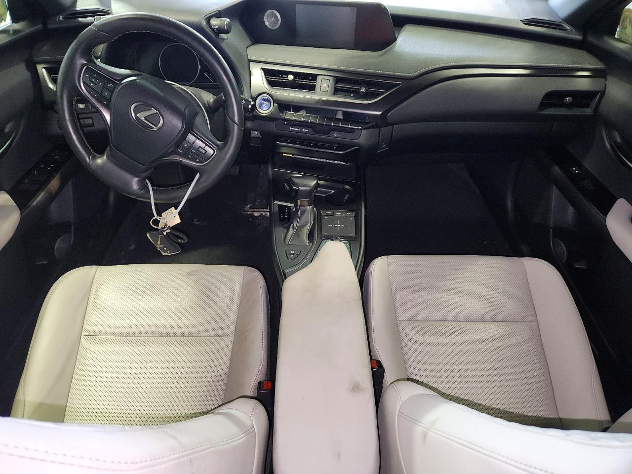 2022 LEXUS UX 250H BASE photo 8