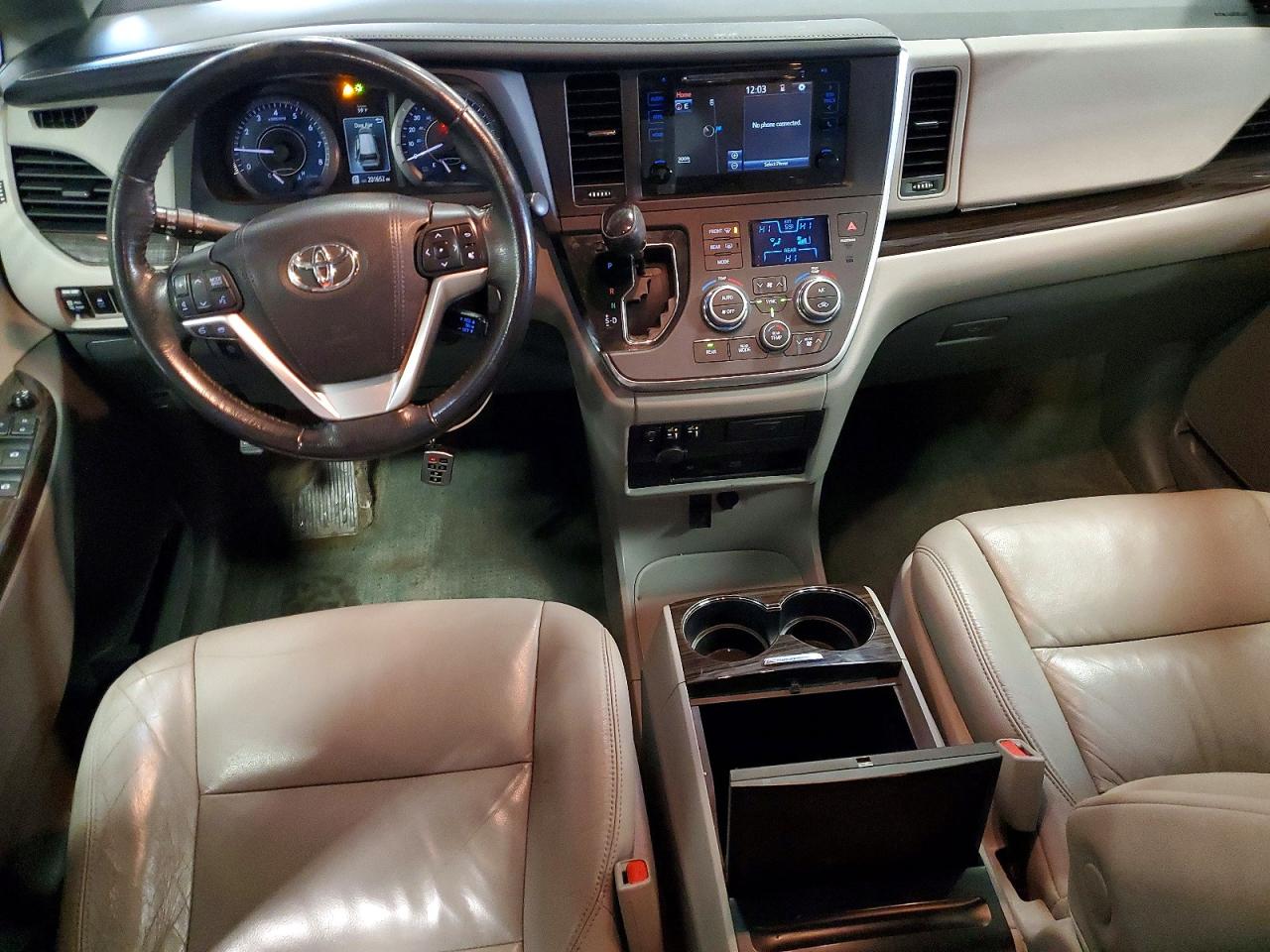 2015 TOYOTA SIENNA XLE photo 19