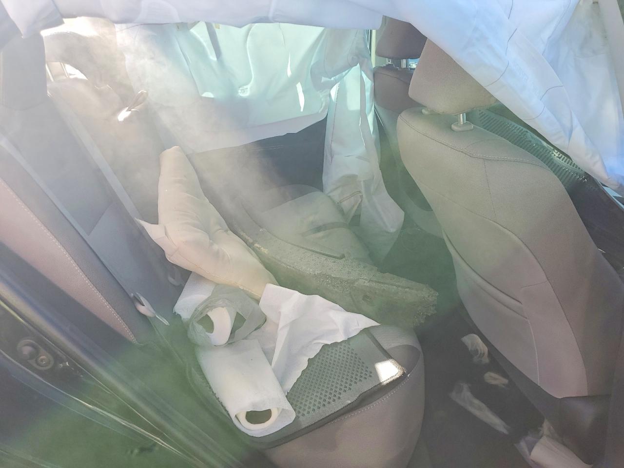 2019 TOYOTA COROLLA LE photo 10