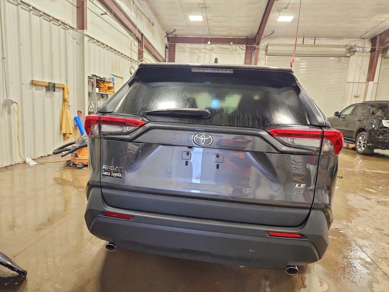 2022 TOYOTA RAV4 LE photo 6