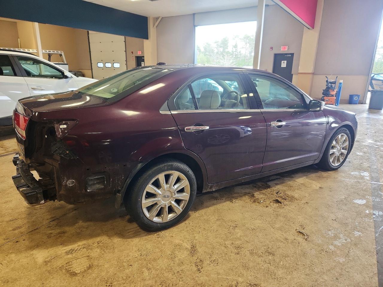 2011 LINCOLN MKZ photo 3