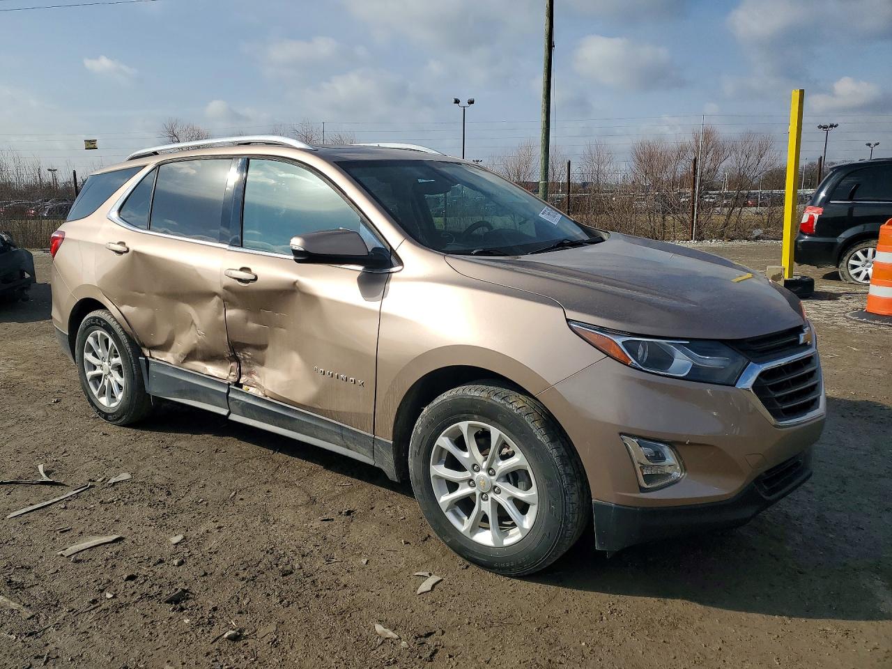 2018 CHEVROLET EQUINOX LT photo 4