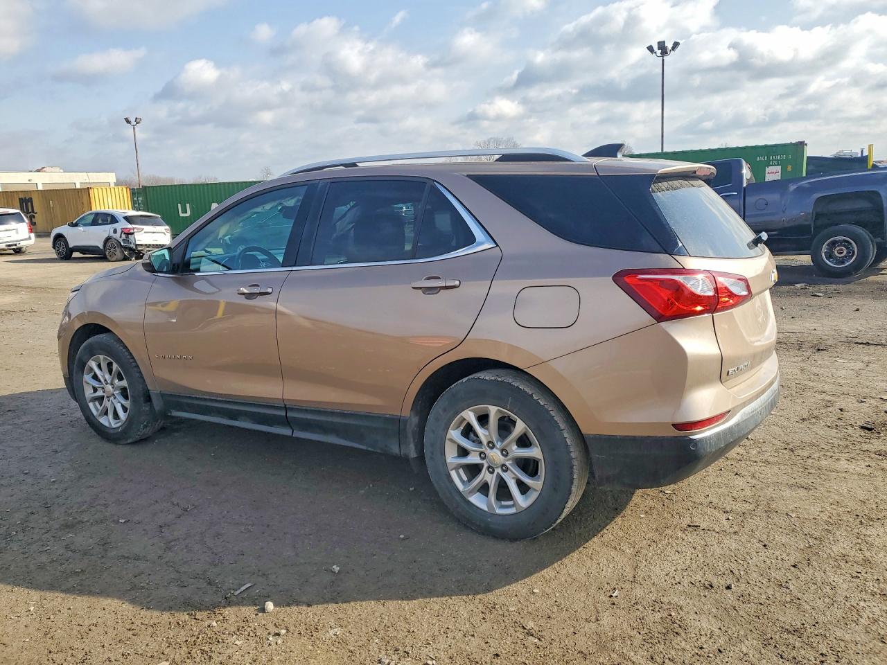 2018 CHEVROLET EQUINOX LT photo 2
