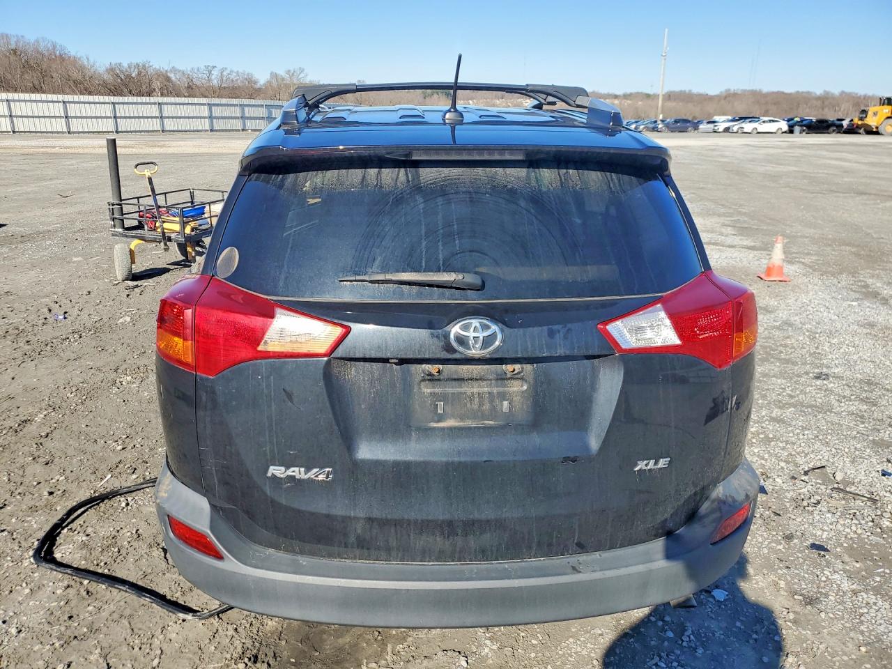 2013 TOYOTA RAV4 XLE photo 6