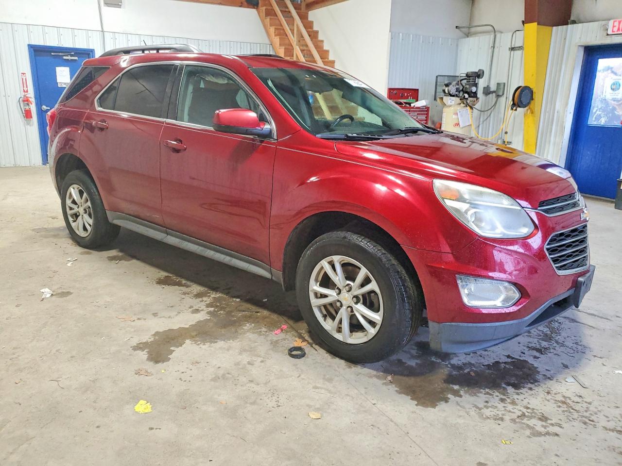 2017 CHEVROLET EQUINOX LT photo 4