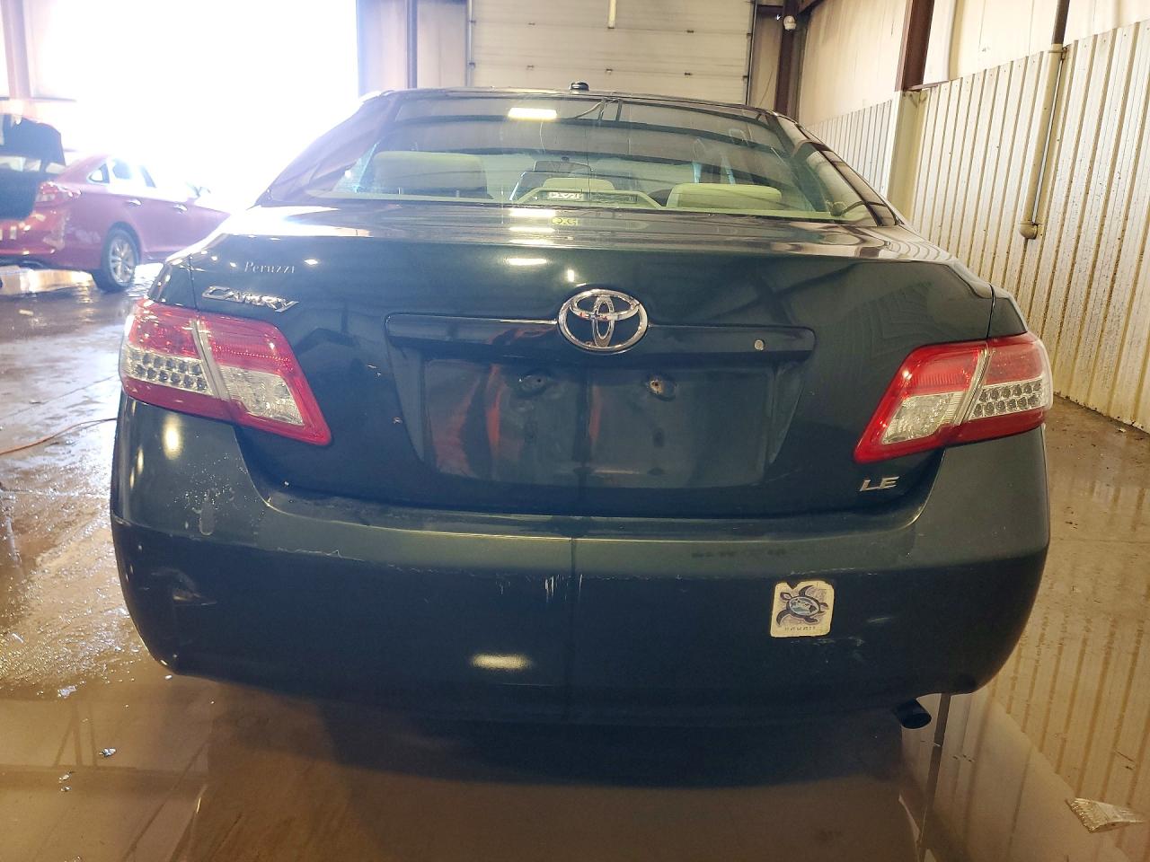 2011 TOYOTA CAMRY LE photo 6