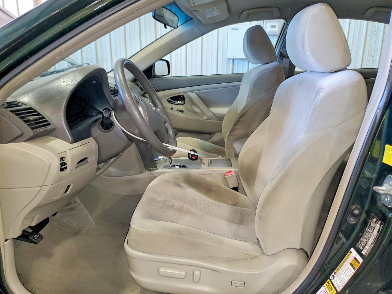 2011 TOYOTA CAMRY LE photo 7