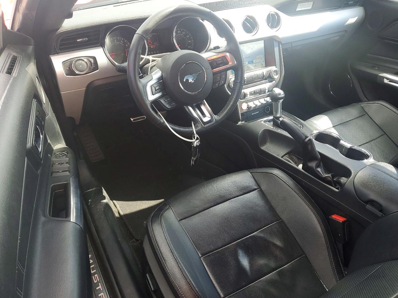 2017 FORD MUSTANG photo 15