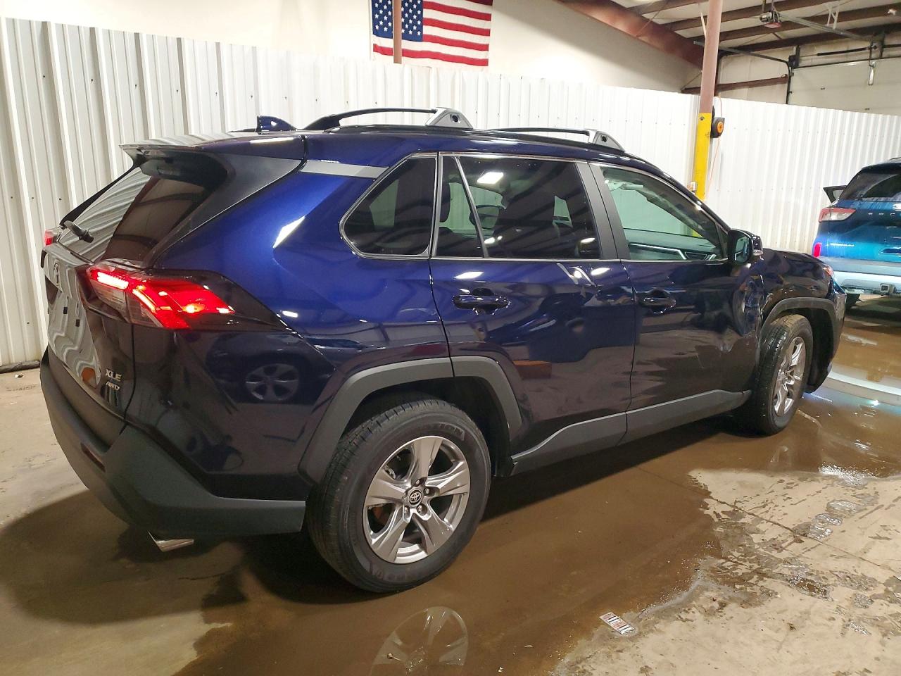 2024 TOYOTA RAV4 XLE photo 3