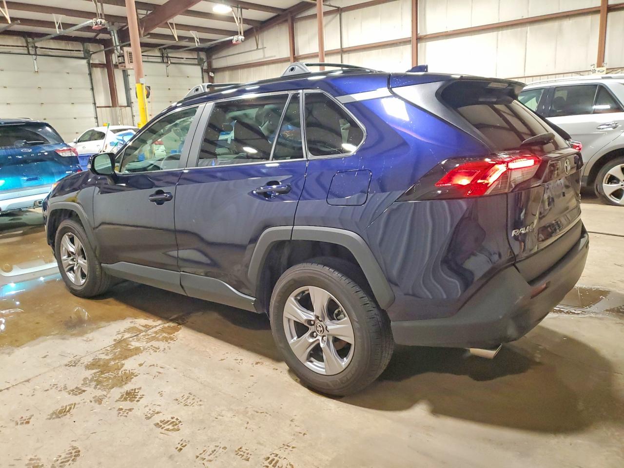 2024 TOYOTA RAV4 XLE photo 2