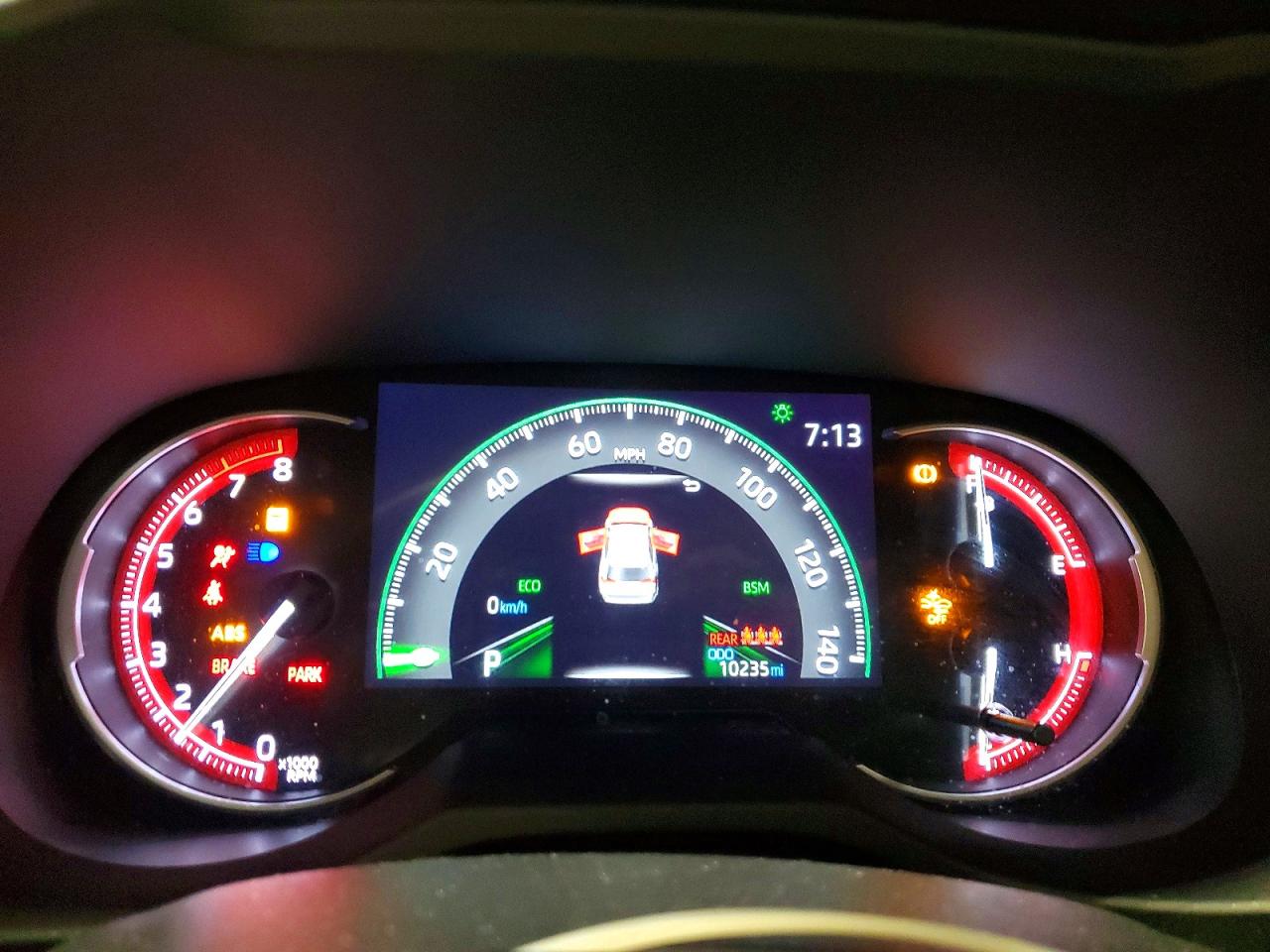 2024 TOYOTA RAV4 XLE photo 9